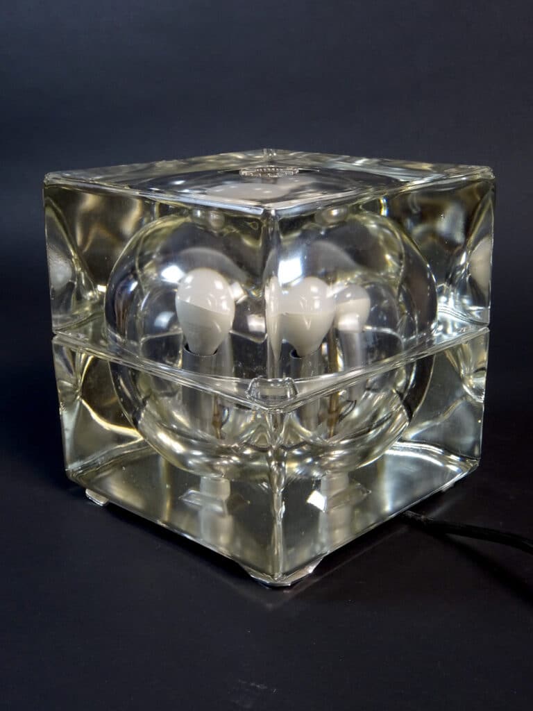 Lampada da tavolo “Cubosfera” di A. Mendini